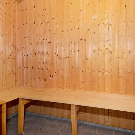 8 Person In Holiday home Glesborg