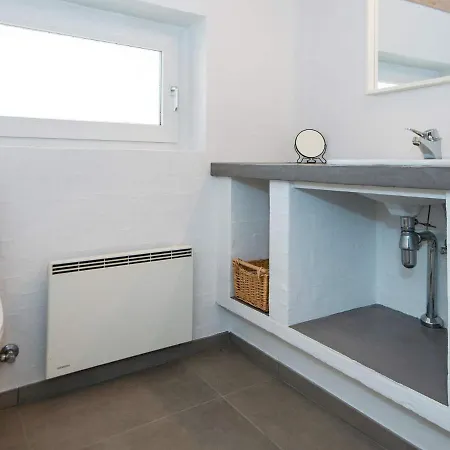 8 Person In Holiday home Glesborg